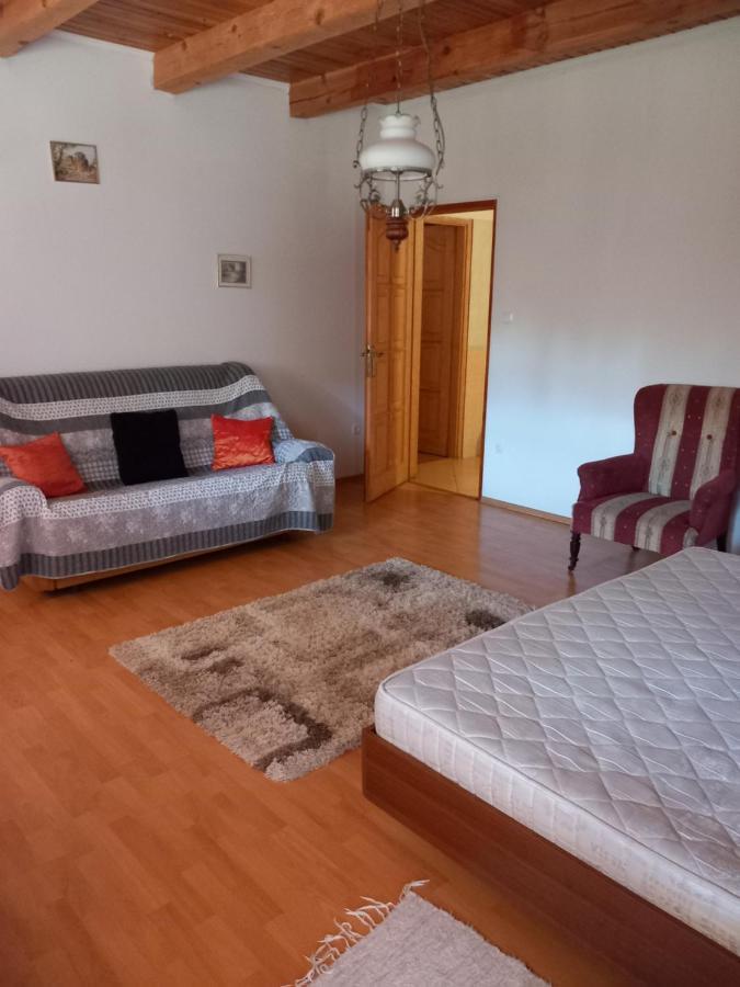 H&H Vendeghaz Apartment บาลาทอนเบรีน ภายนอก รูปภาพ